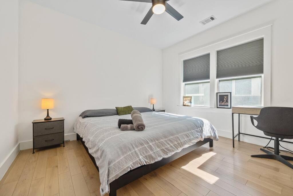 Designer Home: King Beds, Luxe Bath+Free Parking! Атланта Екстер'єр фото