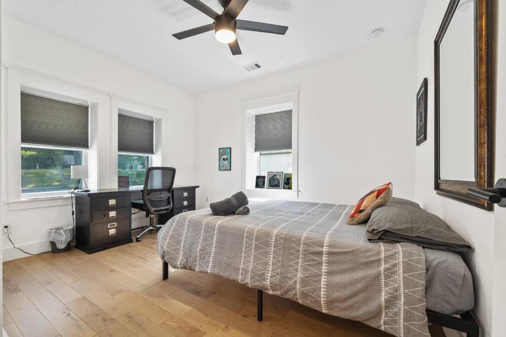 Designer Home: King Beds, Luxe Bath+Free Parking! Атланта Екстер'єр фото